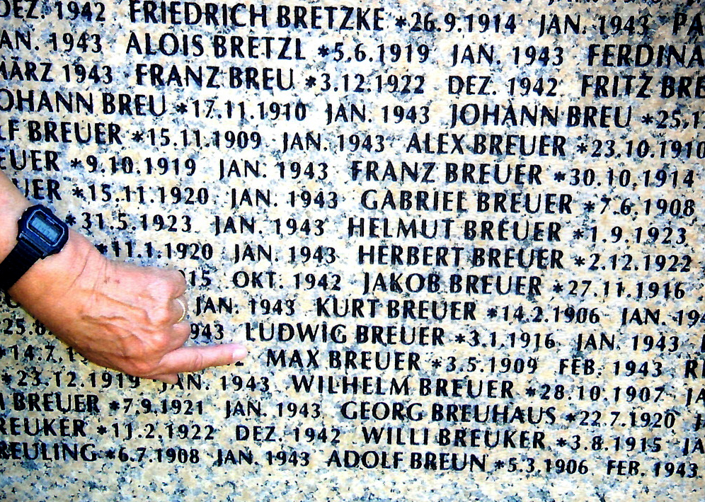 Rossoschka-Friedhof-2006_Max-Breuer_Starless-In-Stalingrad_Dokumentarisches-Labor